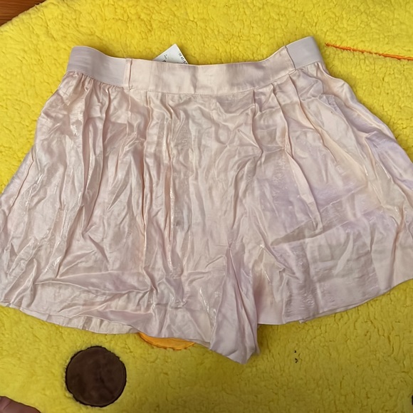 Club Monaco Kelly short - Picture 2 of 4